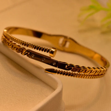Stylish Unique Design Gold Plated Bracelet for Girls/Women